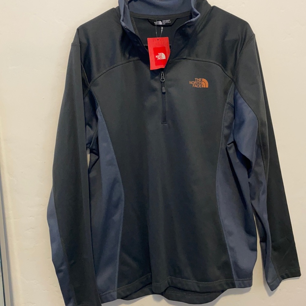NWT. The North Face Half Zip Up